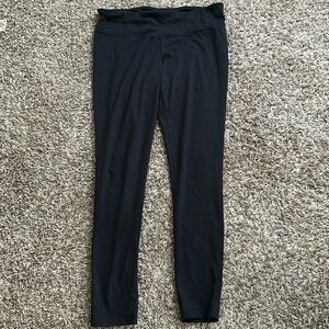 Kirkland size M leggings